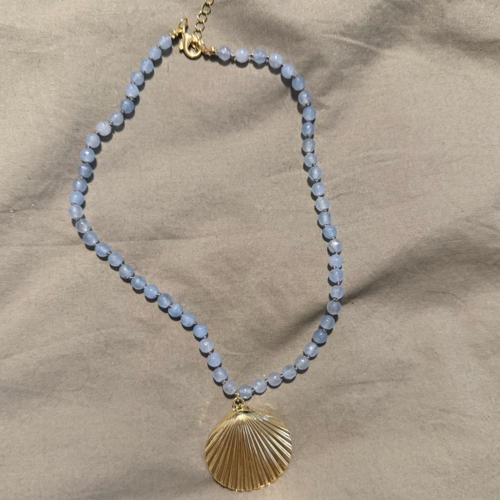 Blue beaded beach scallop gold shell necklace